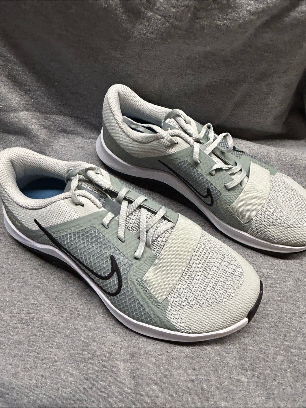 *NEW* Nike Women's MC Trainer 2 Running Shoes Light Silver Black Green Size 9